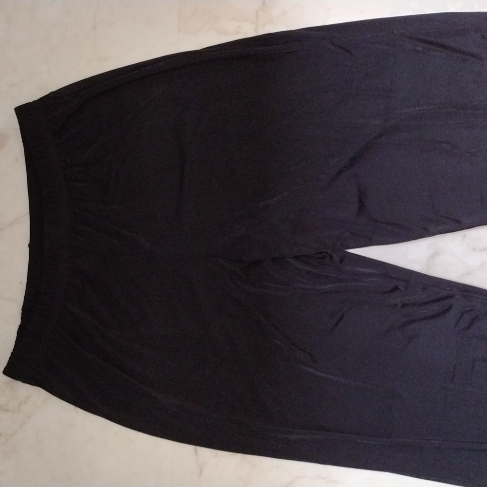 Virginia Gray lounge pants.